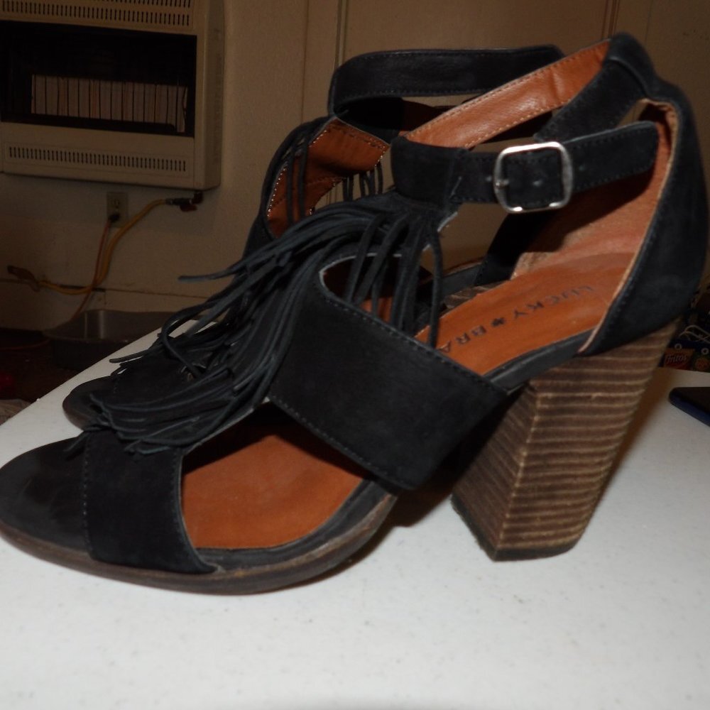 Lucky Brand Black Suede Fringe Chunk Heel Open Toe Sandal Sz 7.5